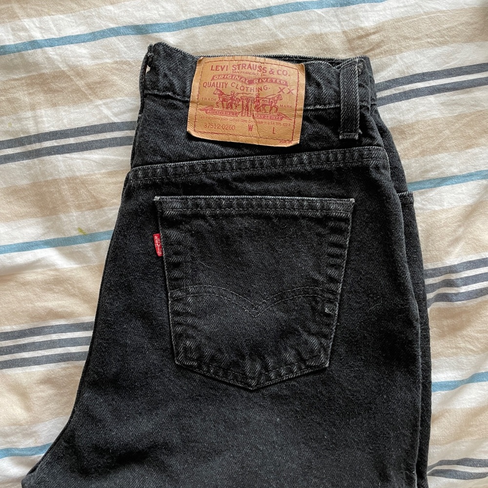 Vintage black Levi’s women shorts